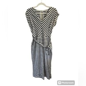 Women’s striped V- neck pants suit size medium